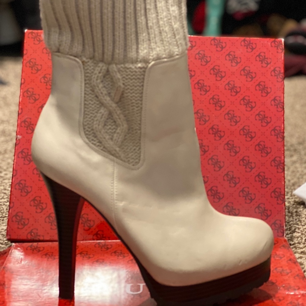 Boot heels Jennifer Lopez 6 1/2